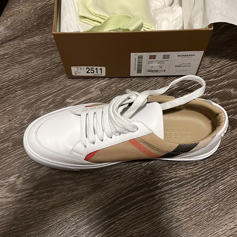 Burberry sneakers. Size 38